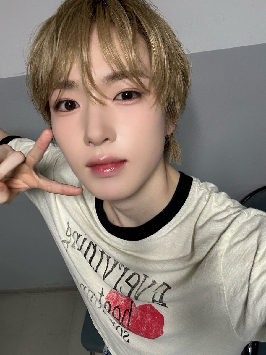 Marong_i's tweet photo. 여자들 마음을 들었다 놨다 하네 아주 https://t.co/QbgjEYBB41