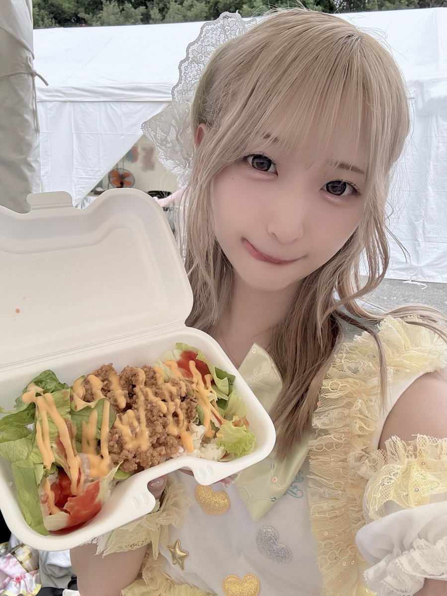 ranaqura_iro's tweet photo. 生まれて初めてタコライス食べた https://t.co/xdxTEz5lhd