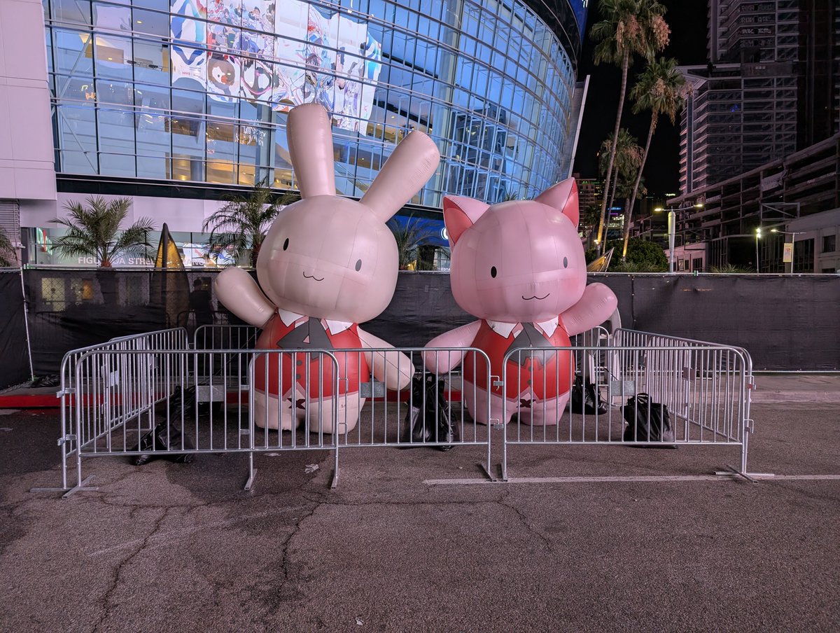 ProducerFPS's tweet photo. ANIME EXPO Night Pics https://t.co/XnjatlxEUf
