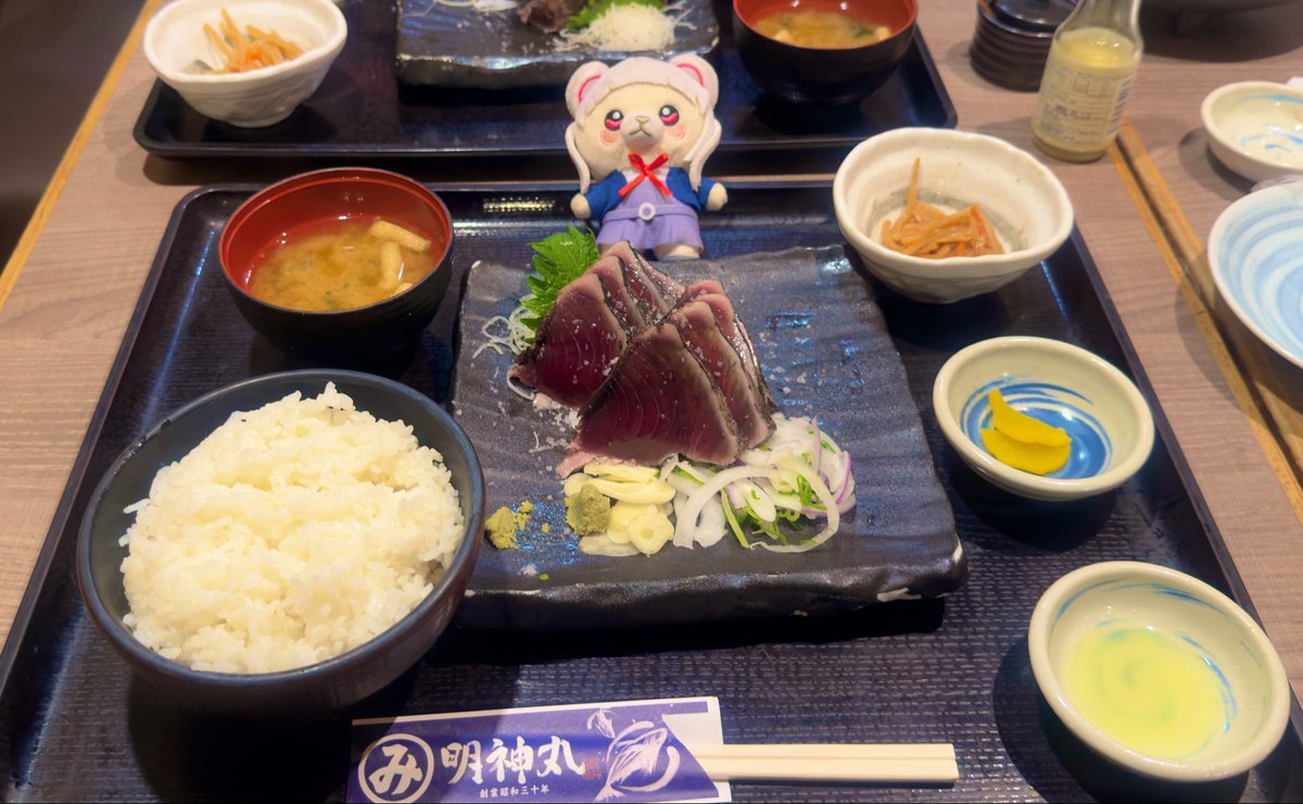 live_chun's tweet photo. 高知のカツオのたたきはほんとーに美味しいのです https://t.co/WL9XLq8PmD