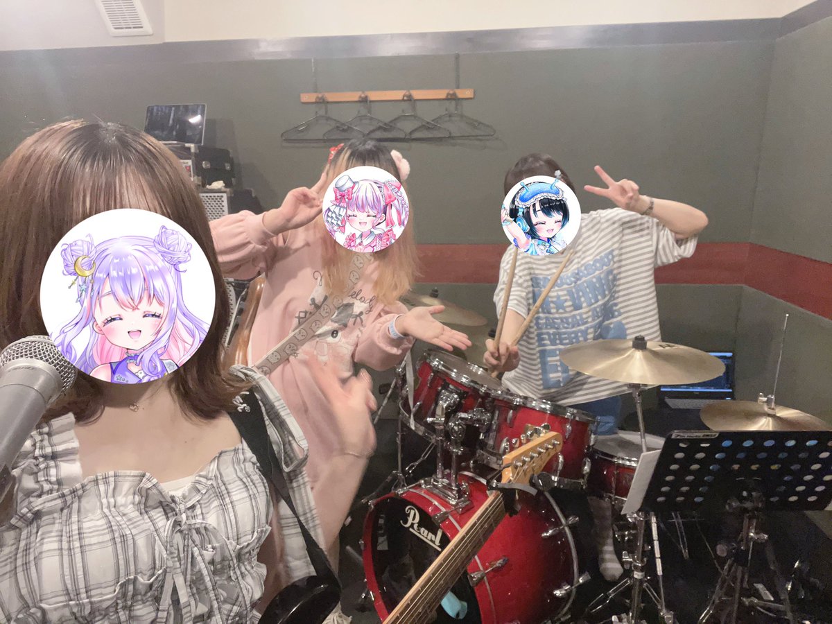 tsukifuji_mirea's tweet photo. 今週末はスタジオ練習と、事務所でギターレッスンうけてきたよう🫢🎸

瞬モラの曲たち、
めちゃくちゃ良すぎるからはやくみんなに聴いてほしいなーー！！

明日ショート動画投稿するねえ！！

月藤はお疲れなので、
早めにおやすみ〜😇😇笑

#おやすみVTuber https://t.co/QsYlIXzYJH