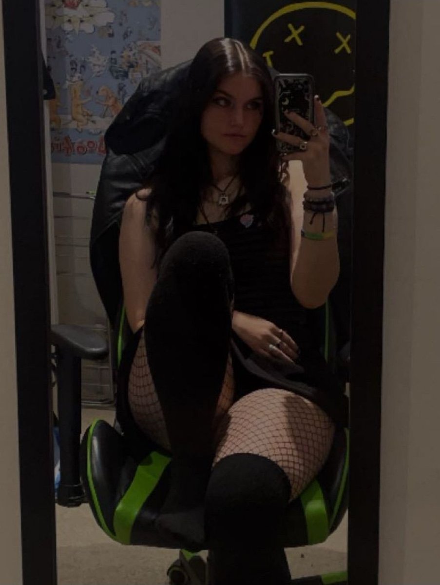 Jojoscrackden's tweet photo. ♡ hi, new to #nsfwtwt!! ♡
thought I would start with a pinned

• She/her
• 19
• Bisexual
• Dms are open for those who wanna talk
• Hard and soft kinks
• MDNI !!! 

• I like gaming and anime, but i'll talk about whatever https://t.co/KhbV6BEfu4