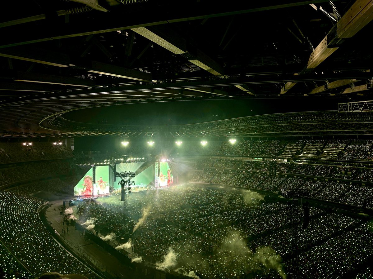 RR09240101's tweet photo. 4月パノラマから見た光の海も今日の配信で見た景色も全部全部最高でした😭🫶🏻
一度でもあの場にいられたこと…
本当幸せだったなあ(ᵒ̴̶̷̥́-ᵒ̴̶̷̣̥̀)
ゼンジン完走お疲れ様でした‼︎
#ゼンジン未到とイミュータブル 
#MrsGREENAPPLE https://t.co/lOPNpnndMt