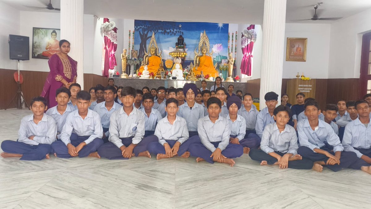 GMSSSKAS's tweet photo. ✨ A fantastic #BaglessDay for the students of GMSSS Khuda Alisher! They swapped textbooks for an enriching, educational visit to the Buddha Vihar Monastery today. 🧘♂️🗺️ #JoyfulLearning @DselEduMinistry @SchoolEduChd https://t.co/RXhvXZY94x
