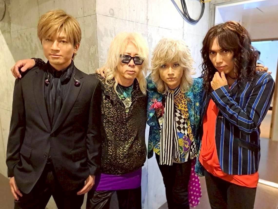 TAKUMA_MAKITA's tweet photo. 2026/07/05(日) Veats Shibuya

SURFACE × 中島卓偉
「さぁ！大器晩成！」

サポートベースとして
参加させていただきましたが
久しぶりの卓偉くんのステージ
胸にくるものが沢山あって
うん、良かったなぁ

楽しく、幸せな時間でした

お会い出来た皆さん
ありがとうございました🤝 https://t.co/QreKfBYJBX