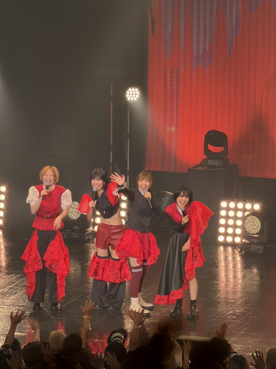 sfk_yu's tweet photo. 一緒に行ってくれたみんなのおかげでめちゃくちゃ楽しい週末になった、ExWHYZもアイナちゃんもツアーファイナル見に行けて本当に良かった、やっぱりライブが好き、全部やれる気がしてきた https://t.co/XGx4ZonrgI