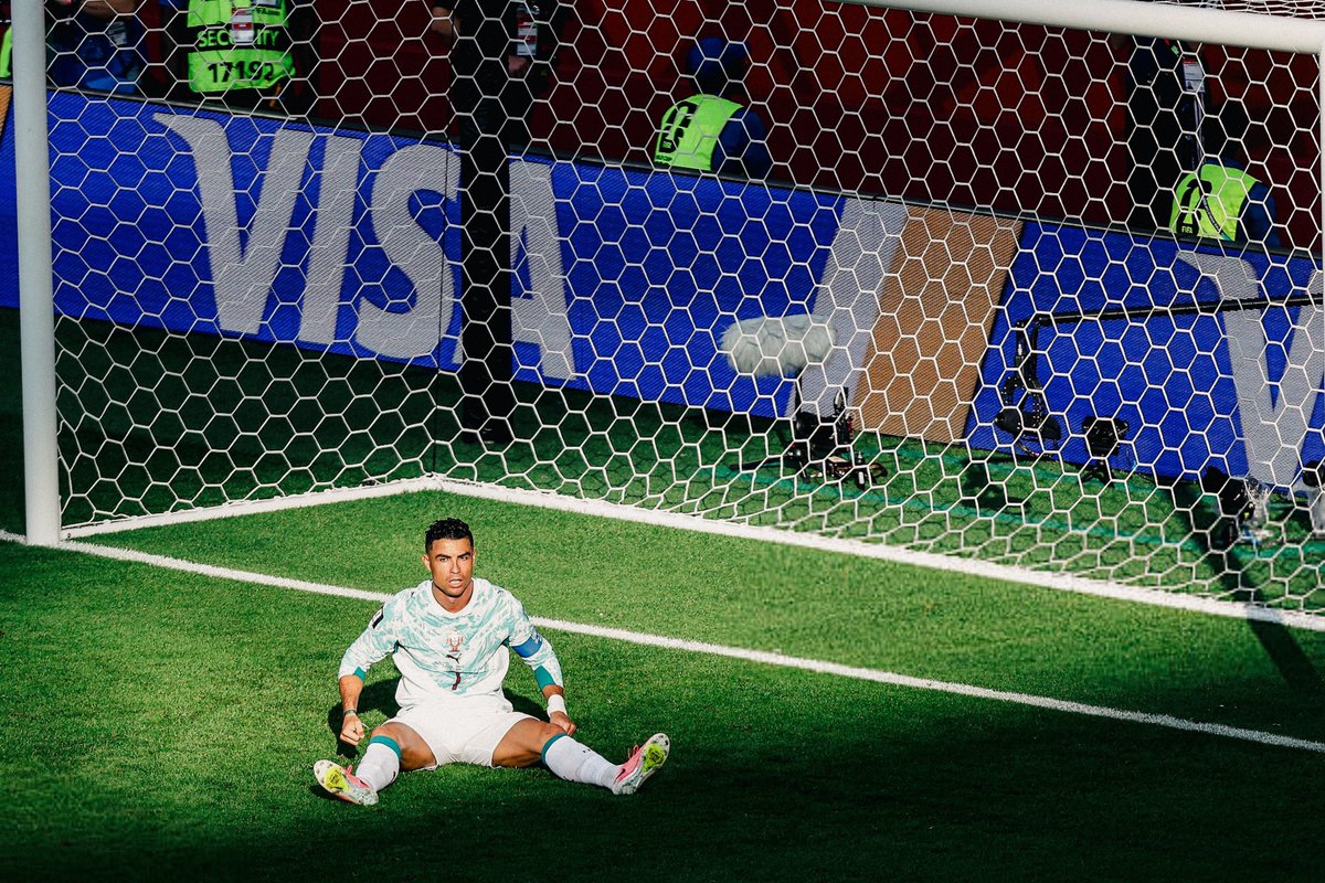 totalcristiano's tweet photo. No matter what, he will forever be the greatest. 🐐 https://t.co/cmL1SzFqZM