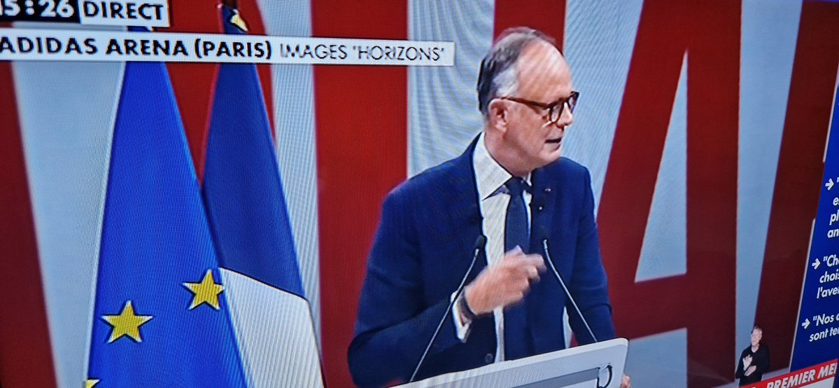 binbin59300's tweet photo. Édouard Philippe...
Le roi des amnésiques !
Ce type est une arnaque monstrueuse, coupable mais pas responsable du bilan de la Macronie.
Pire que Juppé. https://t.co/sYwSP2OzP4