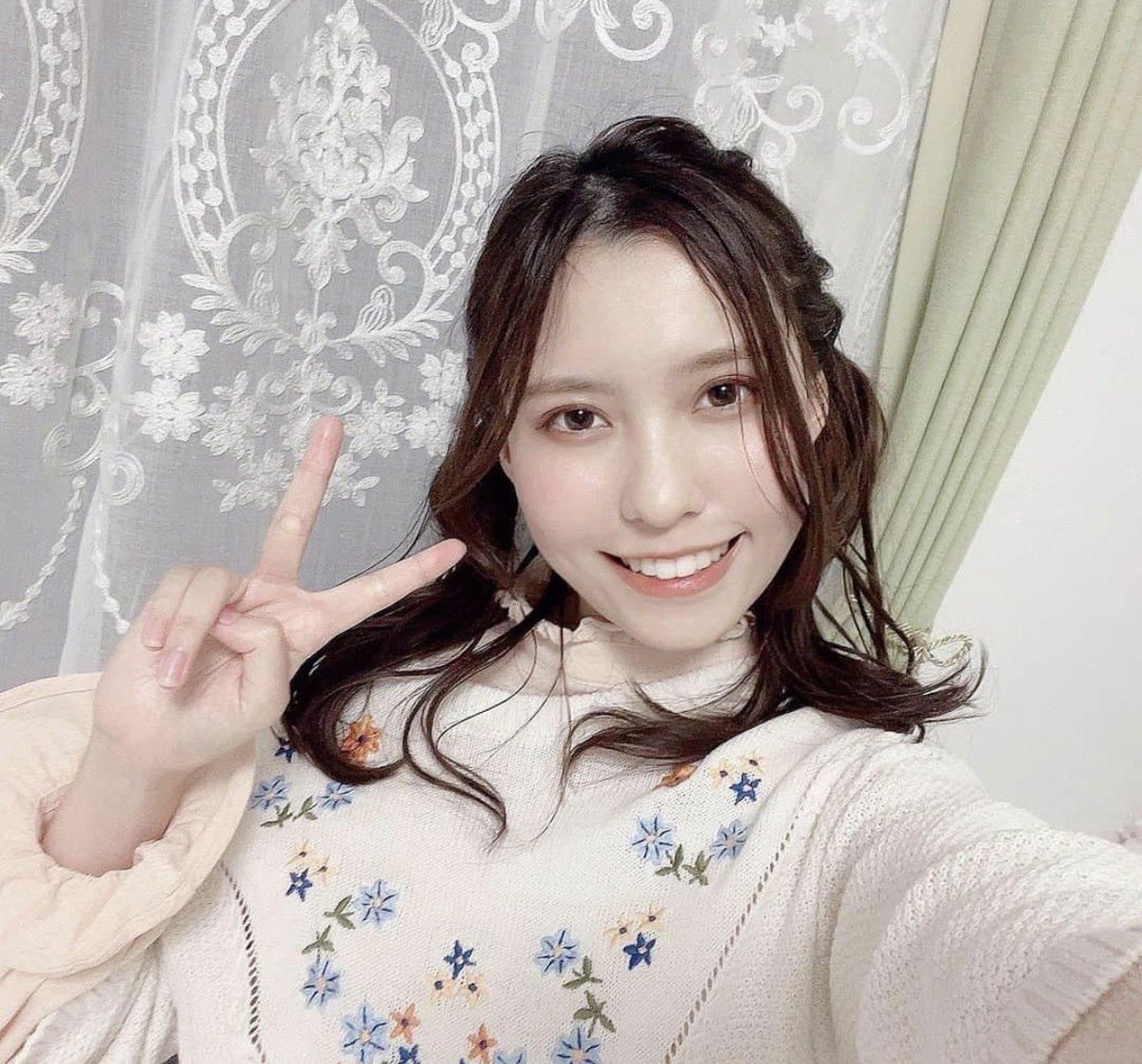 PoPo_uraha_'s tweet photo. ボブの時はエライザすぎる、
太った加藤ナナ、
春風ちゃんはそっくり、
そして小野田議員←🆕
って言われるんだけど、皆顔濃いだけ
これがハリプ着てて大丈夫か？ https://t.co/1dZrnFQ3HE