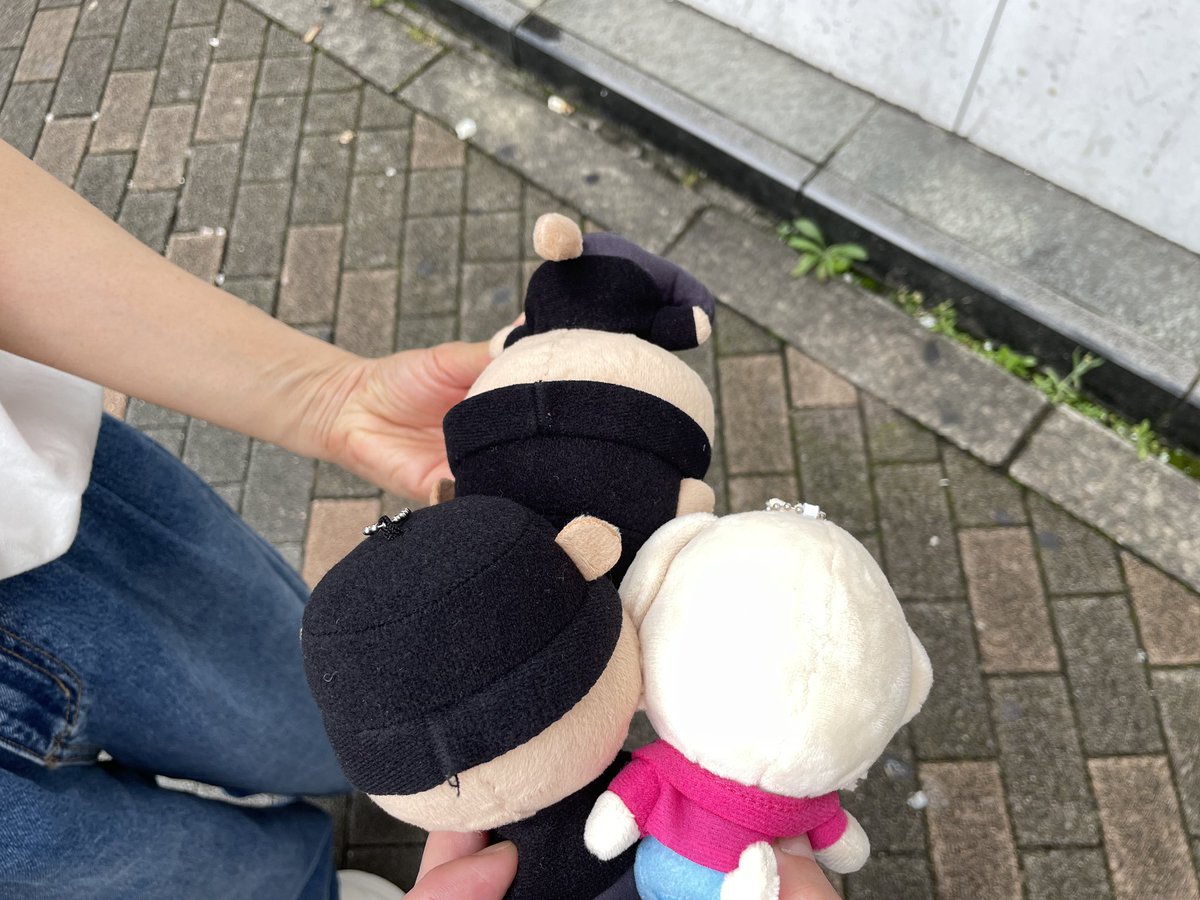 kichi2108's tweet photo. 帰りに聖地にも寄り道してみました✨
円陣を再現してみたけど、人数が足りなかった😅
やっぱりここは7体揃って行ってみたいな…🌈✨ https://t.co/7UimIqB774