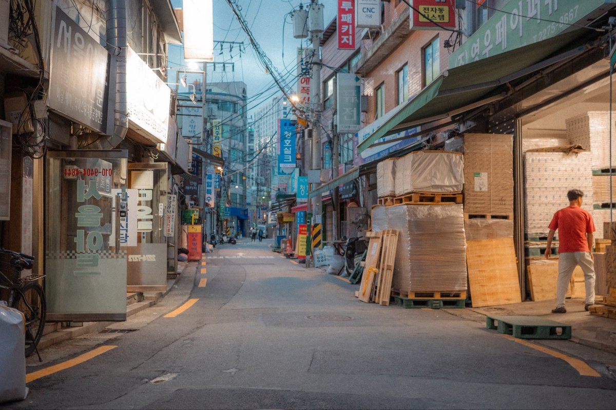 byhusani's tweet photo. Anyways have some pictures I took in South Korea for your Sunday https://t.co/GRcEb4Gkj7