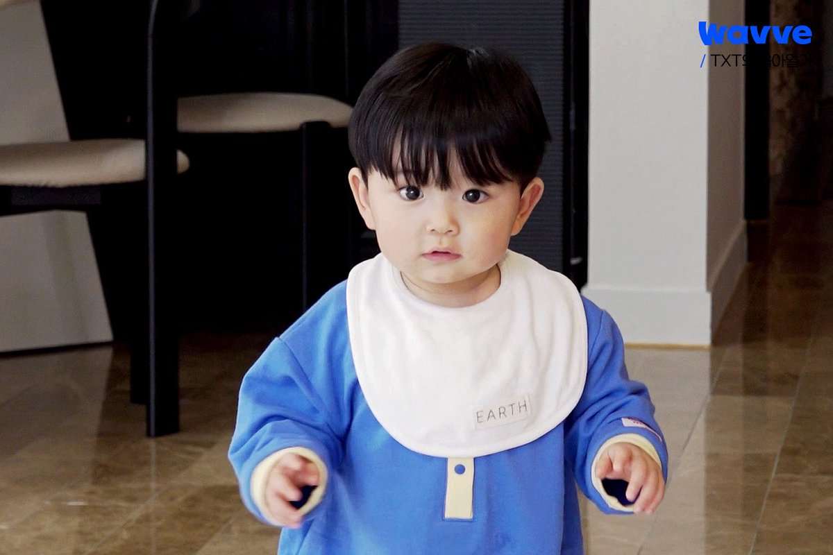 Bxmgui's tweet photo. ยูจุนชุดวันแรกอะน่ารักที่สุดในโลกแล้ว ตัวกลม ๆ แก้มกลม ๆ https://t.co/0zrxSMMXLD