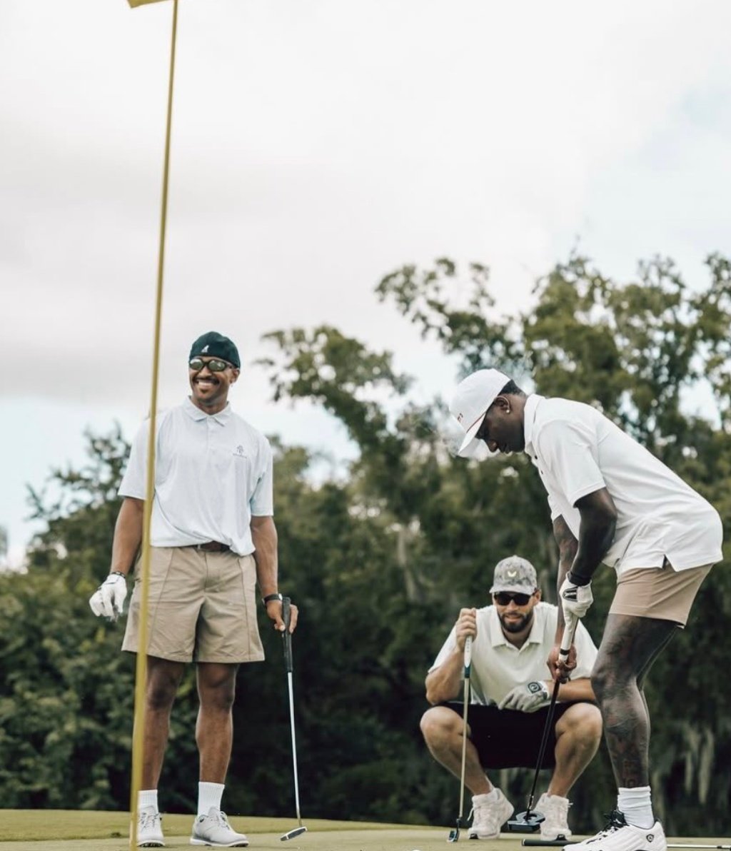 thomasrp93's tweet photo. Feels like a long time since we seen social media content of Hurts and all the WRs and TEs work out and hanging out in the offseason.

Also feels like Hurts is smiling more than ever while doing it.

#Eagles https://t.co/NdTc8JZMP8