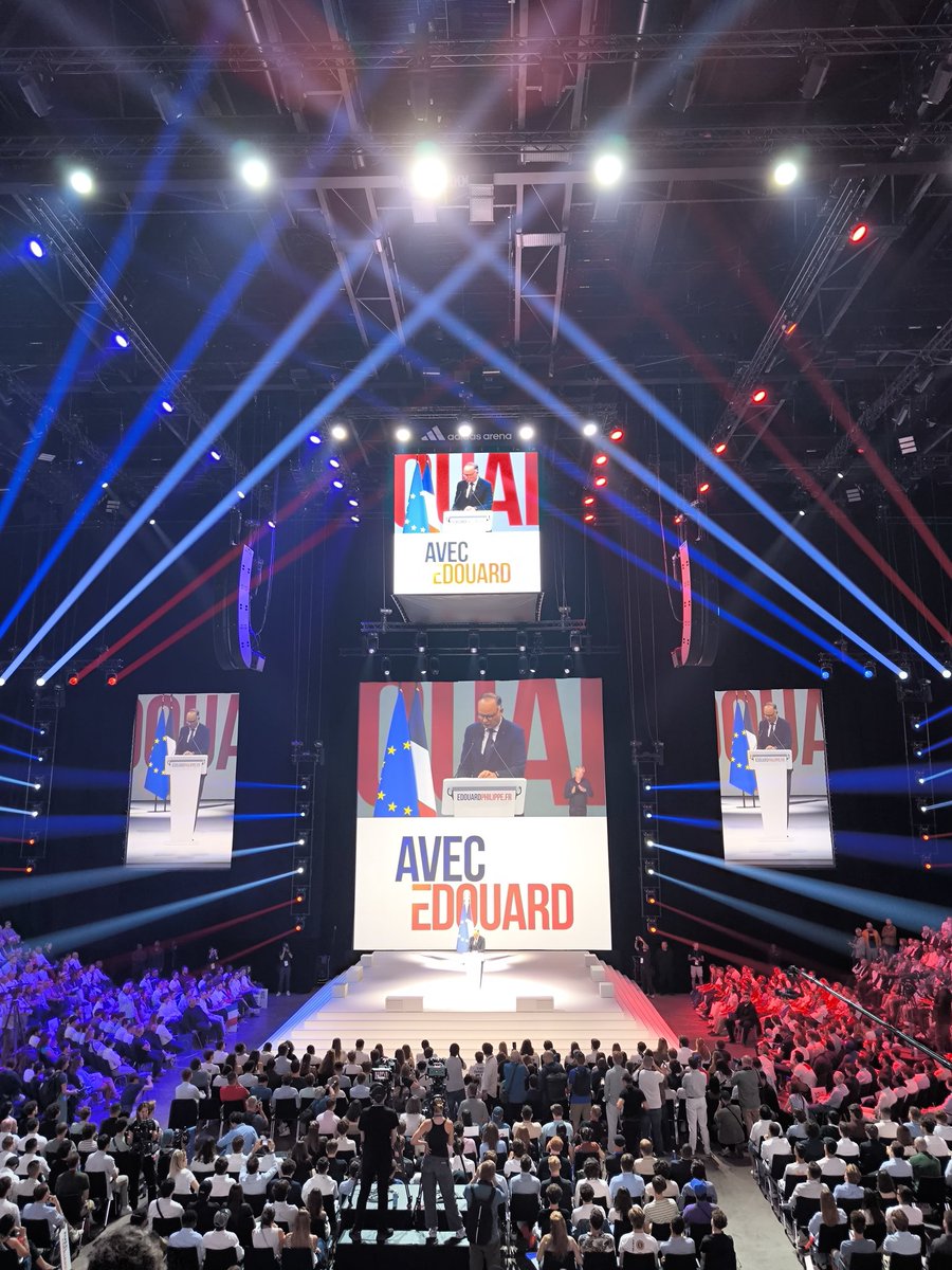 LacombeDorian's tweet photo. @EPhilippe_LH, pendant cette campagne, "je voudrais qu'on parle de la #France de nos enfants"(...) "leur bonheur passe bien avant notre confort!" affirme le candidat @HorizonsLeParti à l'Adidas Arena de Paris #avecedouard https://t.co/C8Pps0eXb7