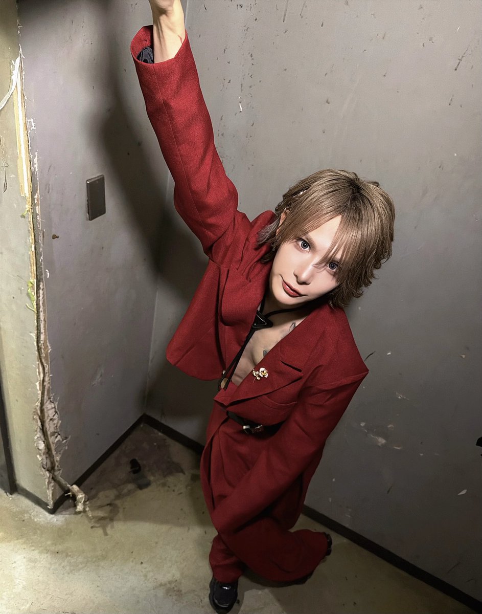 vr_yukimula's tweet photo. フルチャージはじまりました🔌⚡︎
そしてパーミー誕生日おめでとう
もう10年以上の付き合いになるけど、いつまでも友達でいつまでも家族だからな
でも今年も人をやめるつもりで来たらイケメンになってビックリしたぞ😉 https://t.co/wCEh0kWUO3