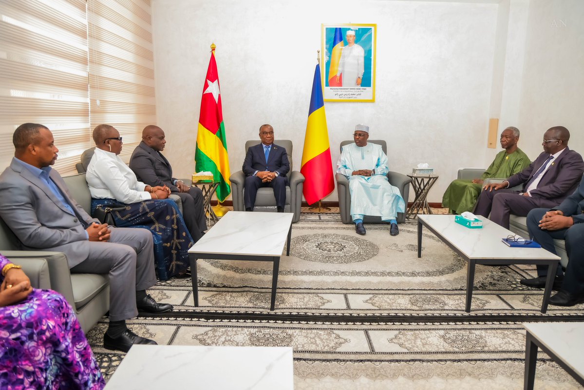 assnatTogo's tweet photo. En marge de sa visite officielle au Tchad, le Président de @assnatTogo Prof. @KSKlassou , a été reçu en audience par son homologue tchadien, M. Ali Kolotou Tchaïmi, au Palais de la Démocratie. Les échanges ont porté sur le renforcement de la coopération interparlementaire. https://t.co/4pgsTnjP0b