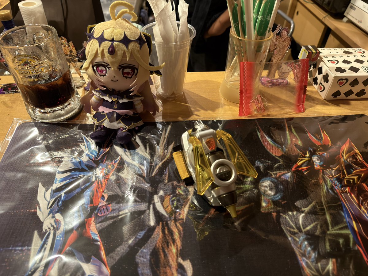 0K_neba's tweet photo. #JDJ でサイン会反省会
心斎橋で売ってたエクスドリーム&ミッドナイトシャドウのPLAY MATかっこよいよ https://t.co/LSzVTv6by3