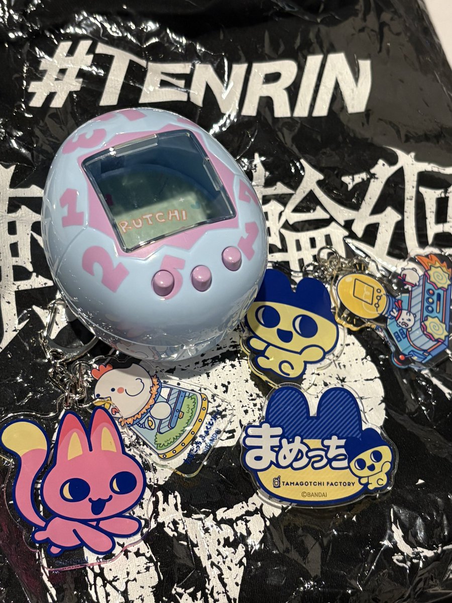 nrn7_7's tweet photo. 7.5ろぐあうと♡
予定くれたインズごしゅ🤩たまごっちランダム開封一緒にしてまめっちくれたり、大好きアイドルさんのTシャツゲットしてくれたりガチャガチャおすそ分けしてくれたりたーくさんハピネスすぎて幸🎶おうち帰ったらたまごっち電池交換して育てるどー‼️乾杯も沢山ありがとうでしたт т♡ https://t.co/FcYCW5WgAd