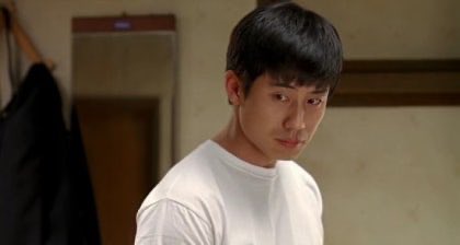 qkdRkRsh's tweet photo. 새삼 우리형 찍을 당시 하균이 나이 30-31이었을텐데 걍 순수체급으로 고딩 역할 가능했던거 진짜 ㄹㅈㄷ https://t.co/G6ZRH02mF8