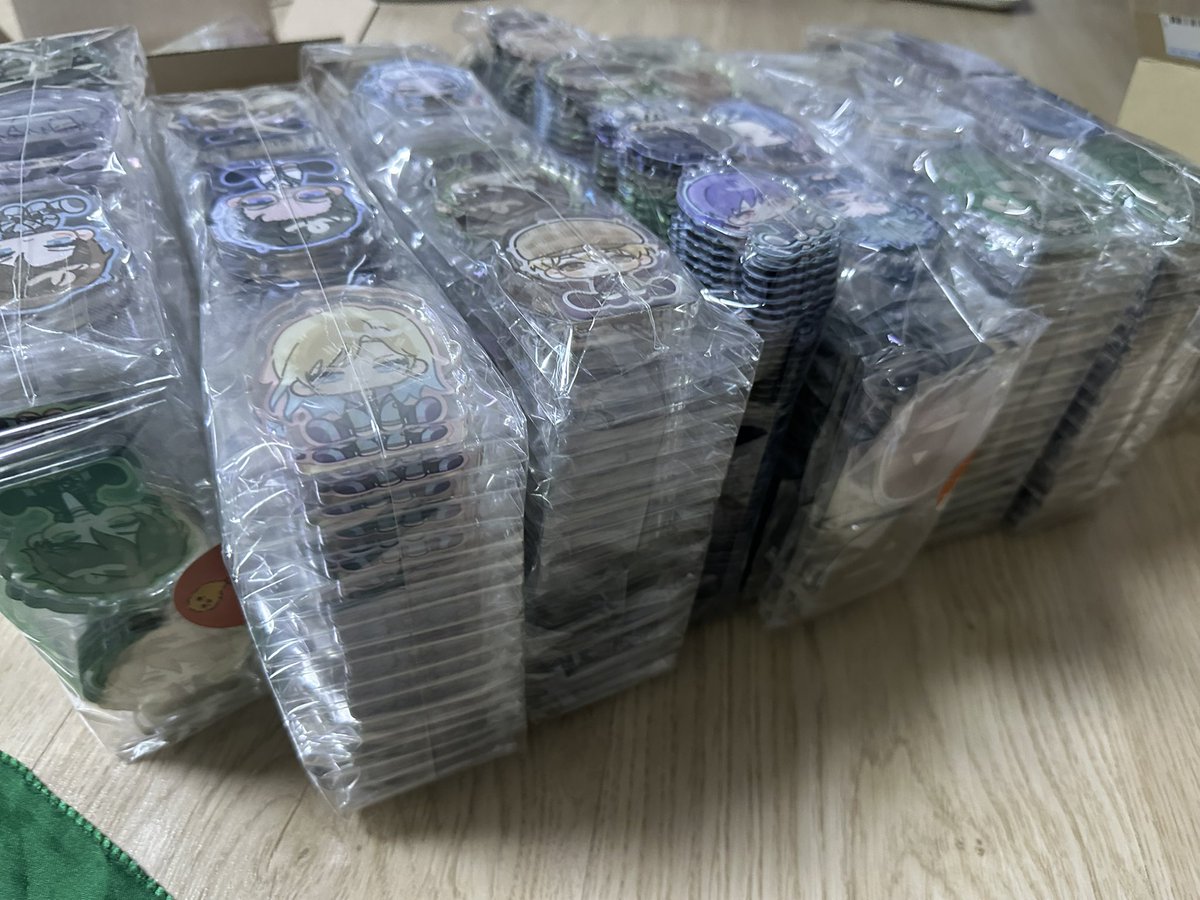 104_backup's tweet photo. 이 부스의 정말 무서운 점 
캐릭터 얼굴도 이름도 모르는 내가 검수해야함 https://t.co/yURgBBL8UE