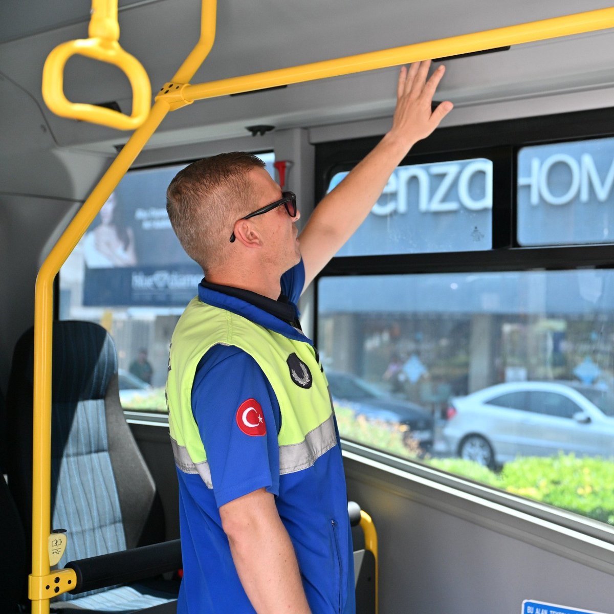 efsanegaragetr's tweet photo. Manisa'da klima açmayan toplu taşıma şoförlerine 3 bin 706 TL ceza kesildi. https://t.co/9mrOgVhhxC