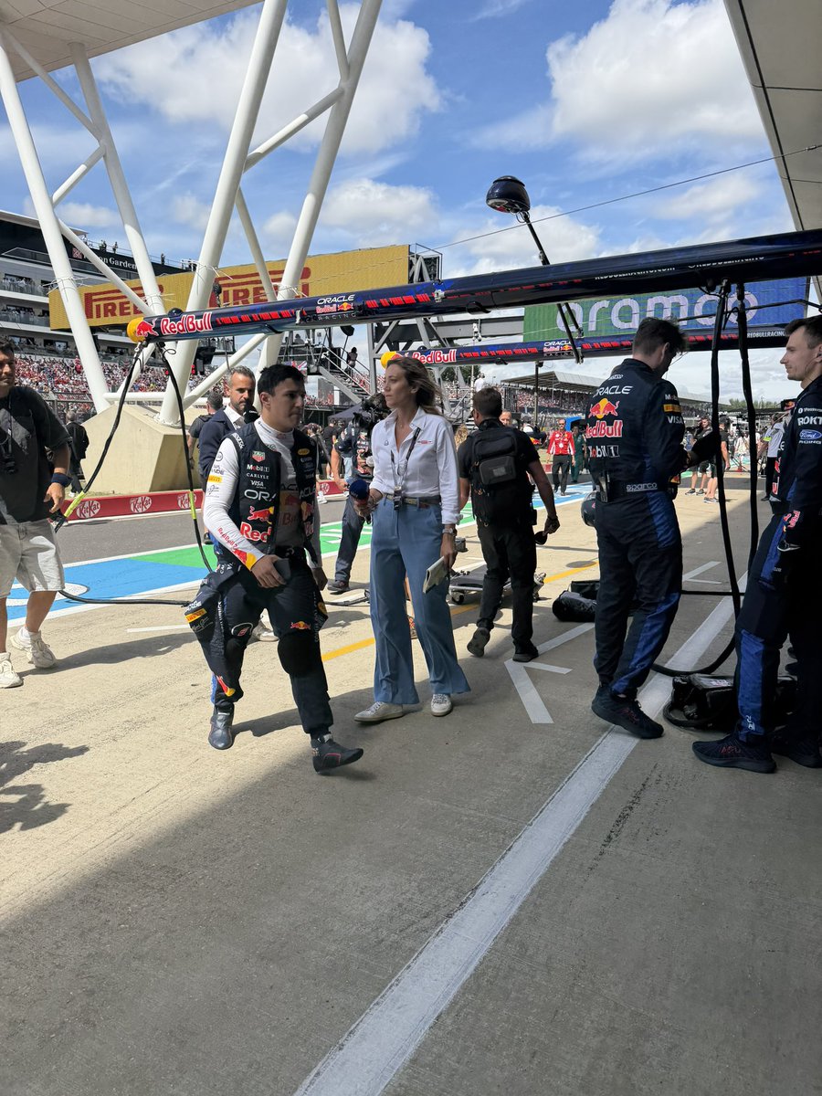 redbullracing's tweet photo. Back to the garage for final prep!

#F1 || #BritishGP 🇬🇧 https://t.co/xOhLD7tThY