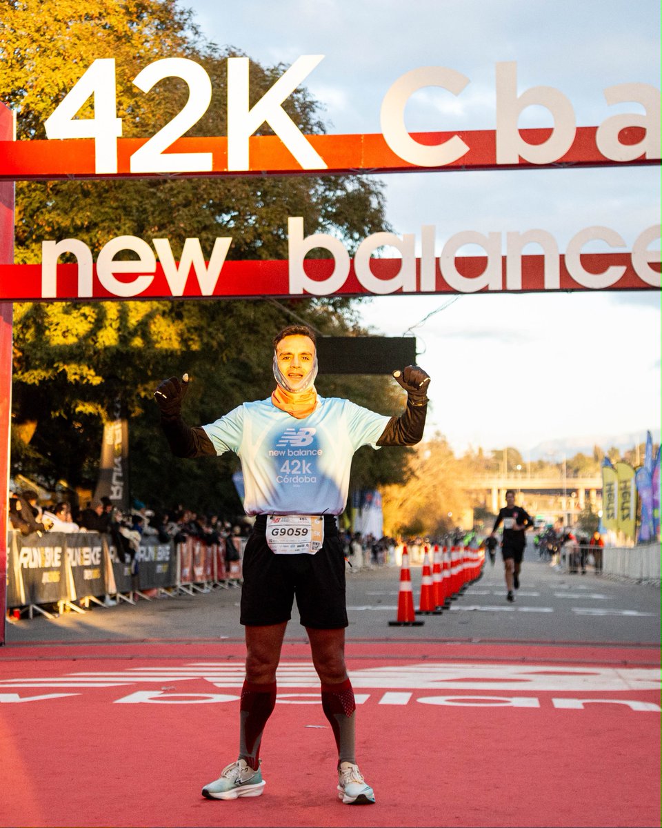 MuniCba's tweet photo. ¡Así se está viviendo la #MaratónCBA2026! 🏃‍♀️

🏁 Con distancias de 42K, 21K, 10K, y 5K, miles de participantes ya disfrutan de un recorrido único por las calles históricas, parques emblemáticos y la energía de #CórdobaCapital. https://t.co/rdiKsSYZUc