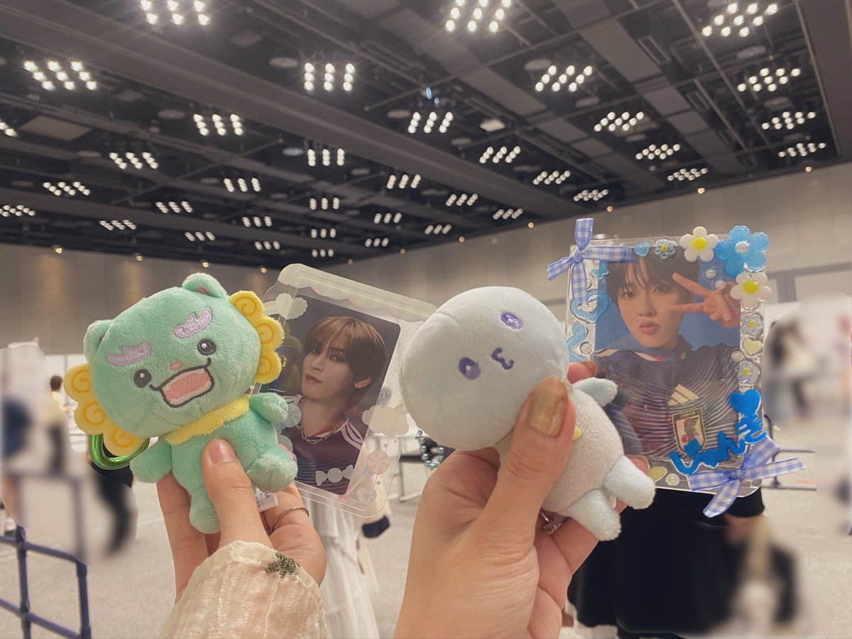 kii_jamjam's tweet photo. ありがたいことに、奨くんともお話してきました✨
今までメロいただいたことなかったんやけど、遂に!!遂に!!😵‍💫
ご、ご、ご飯一緒にぃぃぃ!?🫨🫨🫨💚
不意撃ちってうまい返し何もできないね🤣🤣

奨くん福岡名物でいいですか？😋🫶🏻

#JIBLUEオフラ 
#JO1オフライントーク会  
#JO1 #與那城奨 https://t.co/HV8vCdb9To