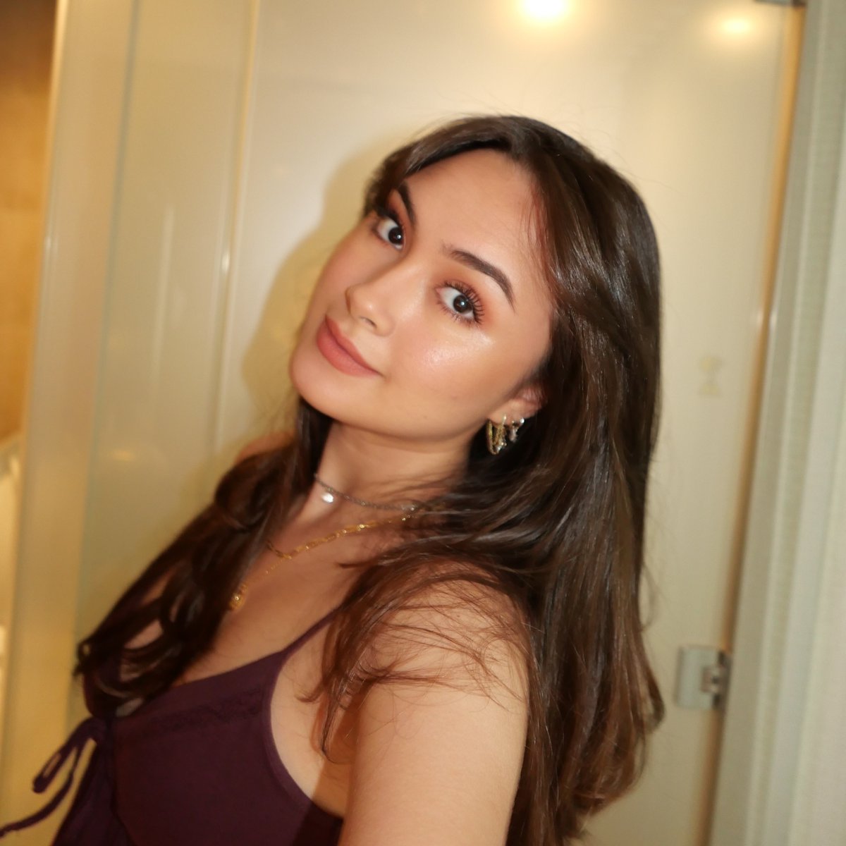 insidefolkative's tweet photo. Potret selfie Caitlin Halderman melalui postingan terbaru Instagramnya. https://t.co/stK1iSSNNw