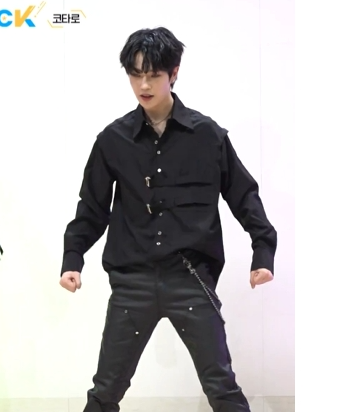VSulFrWqVE36373's tweet photo. 孝太郎ってぶれない男だよね、きっと
いい意味で自分軸で生きてるって感じ
アイドルっぽいけど、どこかアスリートで、
なのにひよこキャラ🐤で天使👼でもあるから
謎は深まるばかり・・・
＃浅香孝太郎 https://t.co/2yqfHeToBK