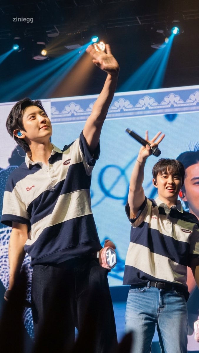 ziniEGG's tweet photo. Chanyeol and D.O.

#EXhOrizonInManila https://t.co/PA99EYeIyc