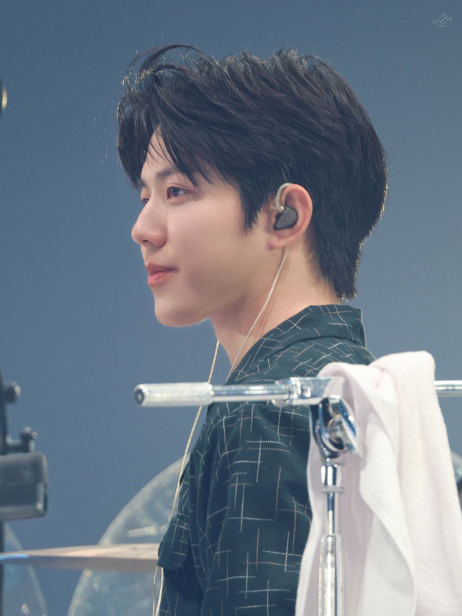 _scene9395's tweet photo. 이 사이에 1년 2개월 있는거 안믿기네 정말 https://t.co/zVOOyt25cC