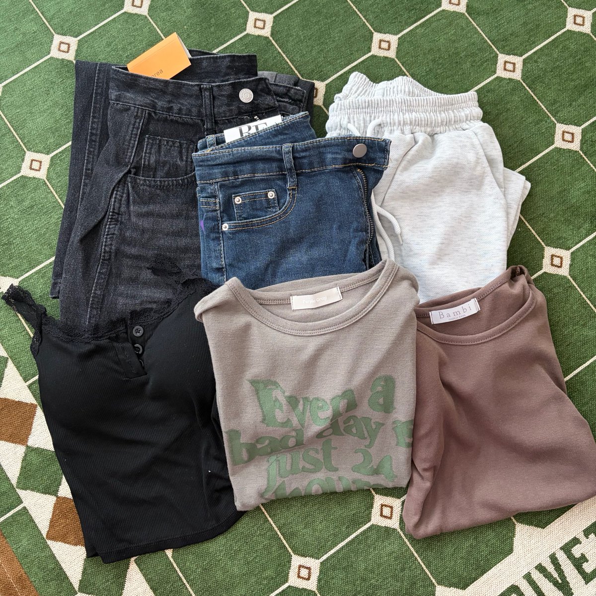 m_____i0613's tweet photo. amoodのラッキーボックス📦✩.*˚
2990円でランダムで6点の商品が届くの...♩
#pr #amood #amood福袋 https://t.co/SrECh483kB
