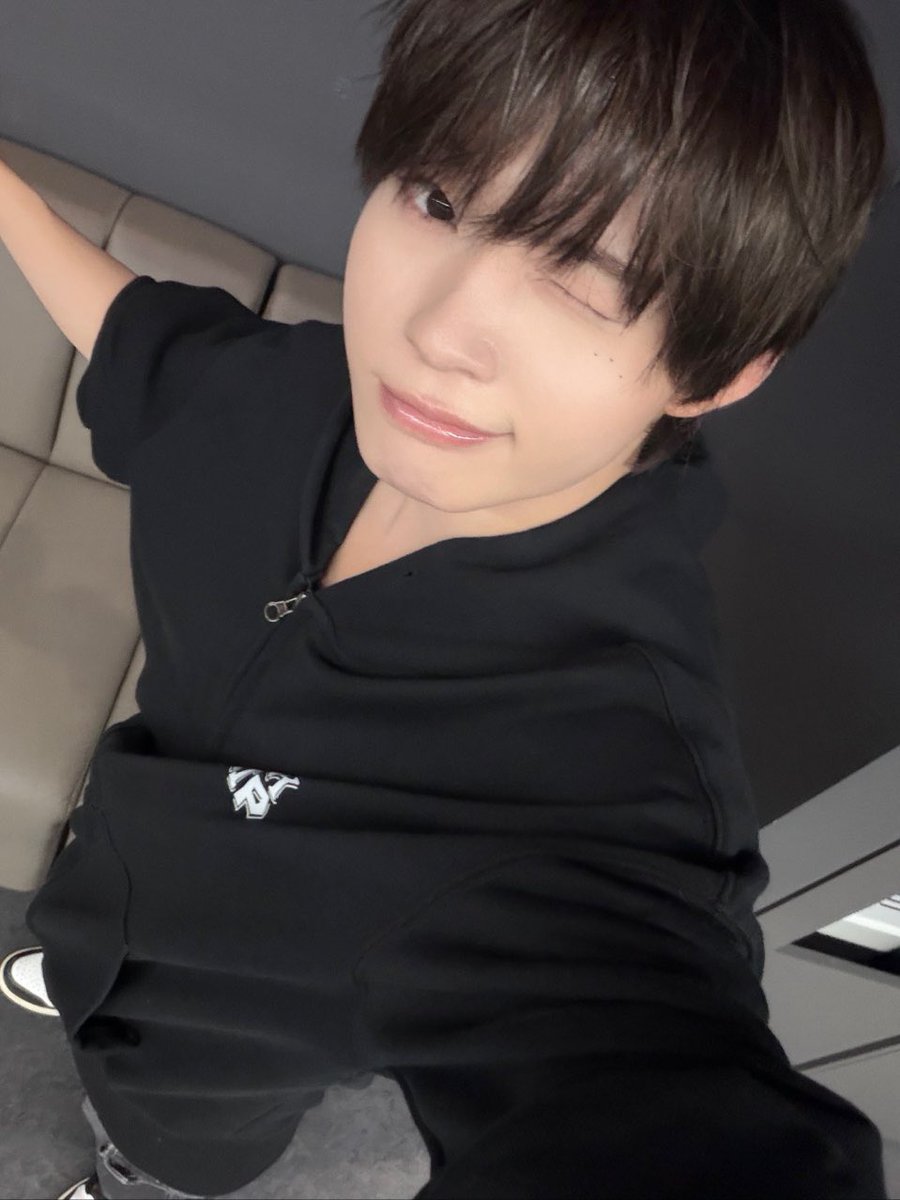 ket0ri's tweet photo. 킷녘 셀카 비슷한 각도로 찍은거 좋다．．．
둘이 사귄지 100일정도 됐을듯 https://t.co/IoXvuJqXiT
