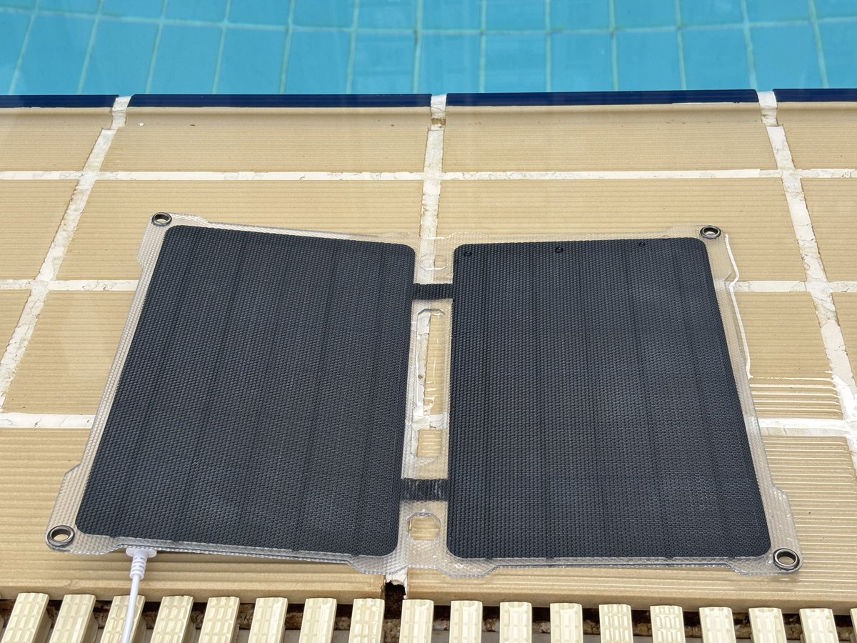 solargear_offcl's tweet photo. “Solargear SG0514MN”
An IP67 dust and water proof A3 to A4 folded solar panel with 2 USB ports with total output up to 14W is now available.
Special price incl. shipping charges: JPY5,980
https://t.co/h4lSumCHF8 #solarcharger https://t.co/KwTiZK6sxU