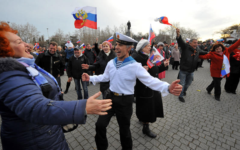 CrimeaUA1's tweet photo. "Я обращають к Москве и к путину от лица людей из Крыма!Вы обещали нам безопасность и нормальную жизнь!А по факту-пустые заправки,страх,проверки, очереди и полная неопределенность!Вы довели полуостров до условий,в которых нормально жить становится невозможно!Почему нас бросили?!" https://t.co/TMBe9Z3lSH
