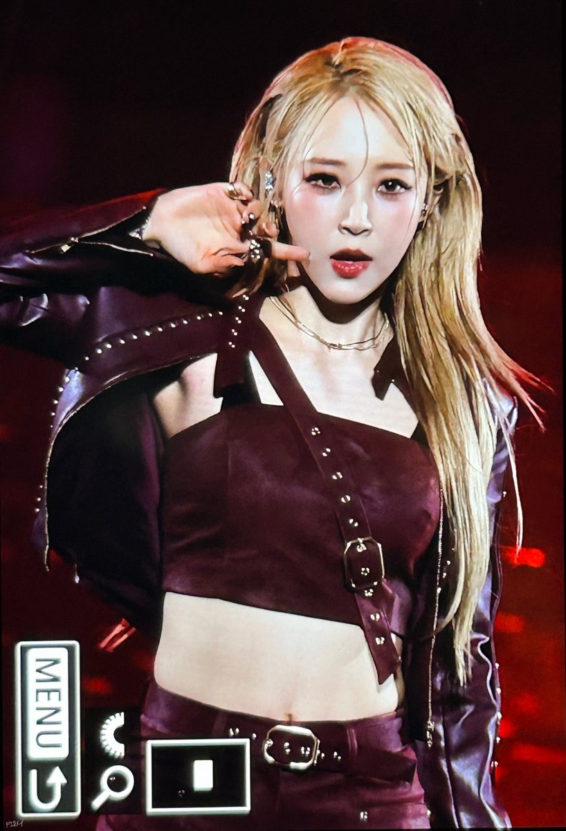 firmstarchaser's tweet photo. 260705 마마무 가오슝 콘서트 

#마마무 #MAMAMOO #문별 #MOONBYUL https://t.co/mSGjNvjtnC