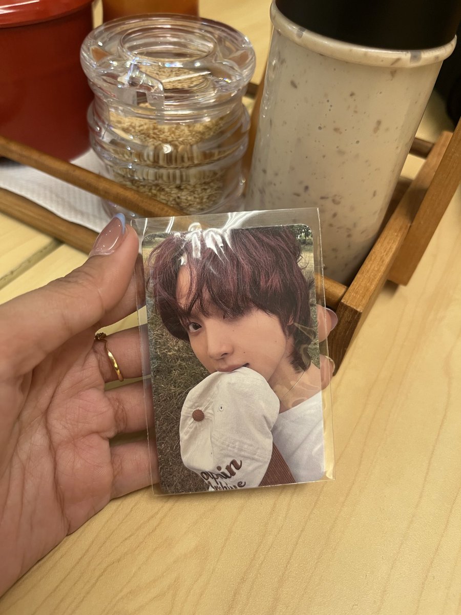 bukanineee's tweet photo. Guyss yang ketemu pc ini di tennis indoor atau fx boleh dm ya 🥺😭🙏🏻 https://t.co/Njuo6MQfjH