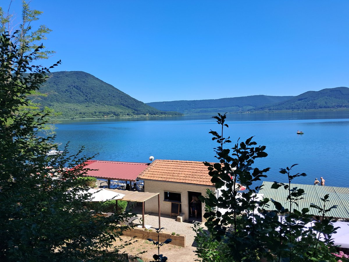 quartobloccoRo's tweet photo. Lago di vico , e' mejo er mio https://t.co/upKei6N5eK