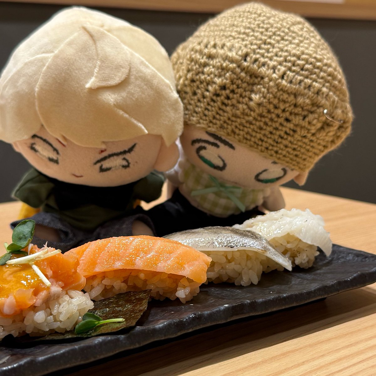 umitsu_emoi's tweet photo. 前にろたちゃんと杉玉行った時の写真🍣

見すぎですよー https://t.co/Wv6vMmk63D