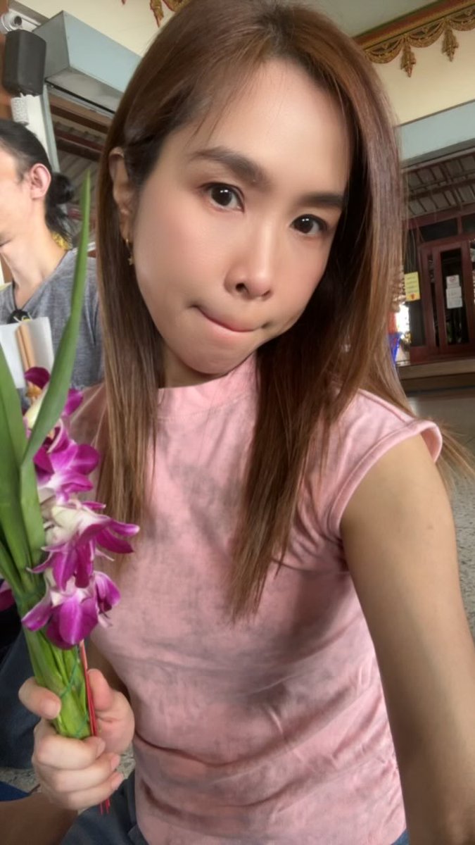 froszting's tweet photo. ไหว้พระขอพร #วัดบางนานอก 
เตรียมตัวย้ายเข้าบ้านใหม่ https://t.co/vMLR8Z41nb