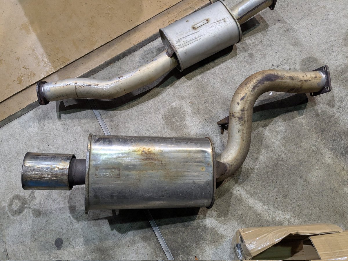 masa400125's tweet photo. 180sxターボ用HKSリーガルマフラー？売ります
・11000円
・神戸市より直接引き取り限定
・今までこのマフラーで車検取得してました
・当方素人なので、写真にて現状を判断し、必ず3N厳守でお願いします。 https://t.co/qiE9vHv95f
