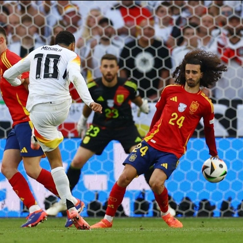 TouchmineX's tweet photo. 🚨🚨 𝗗𝗢 𝗬𝗢𝗨 𝗞𝗡𝗢𝗪:

Anthony Taylor controversially refused to award Germany a penalty after Marc Cucurella's handball in the UEFA Euro 2024 quarter-final against Spain. A decision that is deemed one of the most controversial in recent history.

He will be officiating Portugal vs Spain tomorrow. 🇵🇹🇪🇸👀