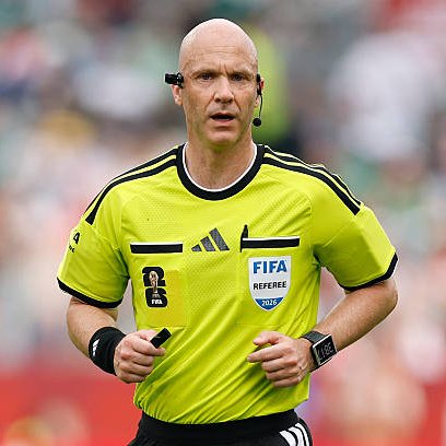 TouchmineX's tweet photo. 🚨🚨 𝗗𝗢 𝗬𝗢𝗨 𝗞𝗡𝗢𝗪:

Anthony Taylor controversially refused to award Germany a penalty after Marc Cucurella's handball in the UEFA Euro 2024 quarter-final against Spain. A decision that is deemed one of the most controversial in recent history.

He will be officiating Portugal vs Spain tomorrow. 🇵🇹🇪🇸👀