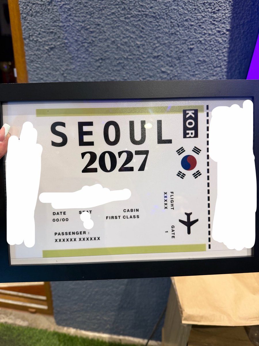 hyunnniy's tweet photo. MUTIS ME VOY A COREA 😭😭 https://t.co/IGq71OaUyI