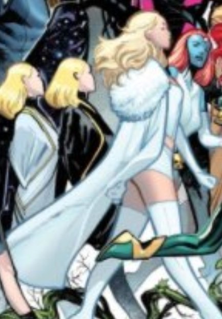 ICARUS12x's tweet photo. Can we talk about how adorable this is?
It's like she is a mother duck and they are her little ducklings walking behind her https://t.co/Fx8lrg29Vc