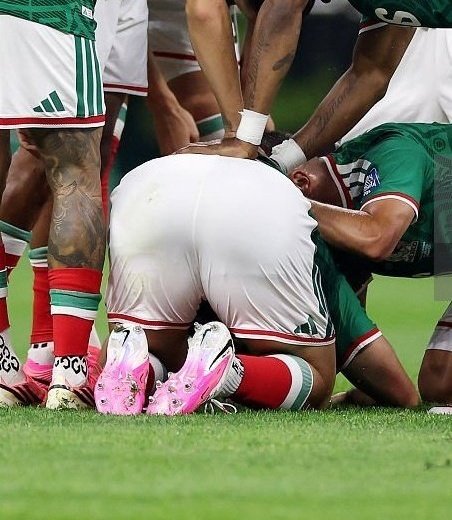 FunkyMonster9's tweet photo. Football Spankables 🍑 (Vote in the comments) 
1. Giangiacomo Magnani
2. Piero Hincapie 
3. Raul Jimenez
4. Declan Rice https://t.co/SXVjSH7e6q