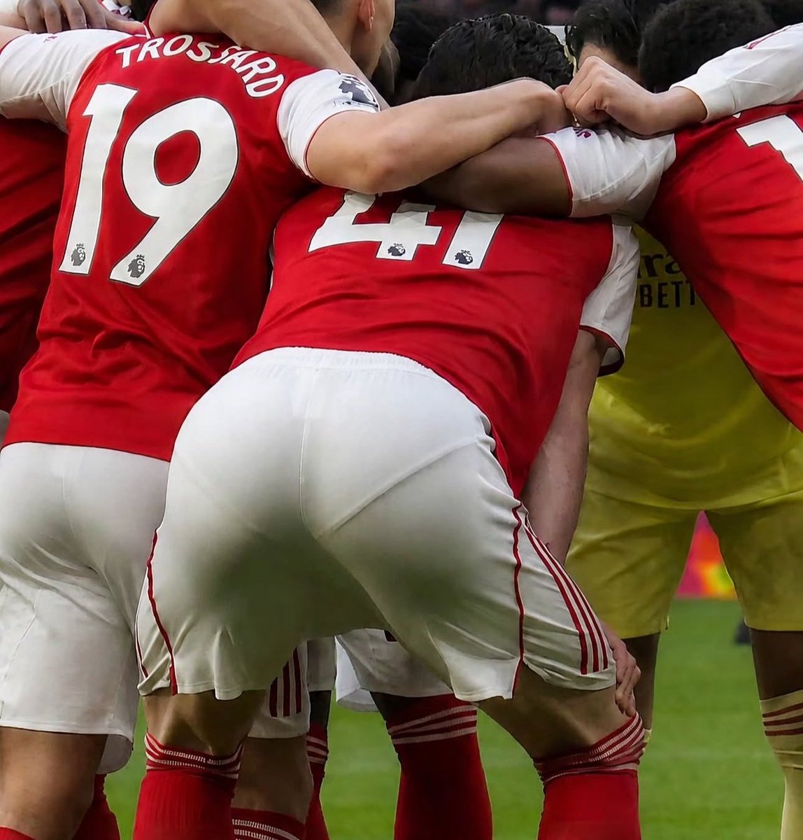 FunkyMonster9's tweet photo. Football Spankables 🍑 (Vote in the comments) 
1. Giangiacomo Magnani
2. Piero Hincapie 
3. Raul Jimenez
4. Declan Rice https://t.co/SXVjSH7e6q