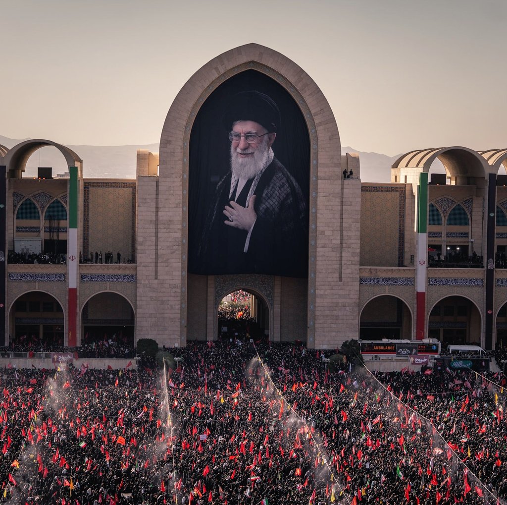 tbita325's tweet photo. مفاخره می‌کنم به رهبری چون شما
انتخاب مرجعی چون شما
و هم‌زیستی و ارادت قلبی به شخصی چون شما که تجلیِ دعای اللَّهُمَّ اجْعَلْ مَحْيَايَ مَحْيَا مُحَمَّدٍوَآلِ مُحَمَّدٍ وَ مَمَاتِي مَمَاتَ مُحَمَّدٍوَآلِ مُحَمَّدٍ♡شدی
برای ما هم قدمِ صدق بخواه
در راه حضرت حجت، در راه سیدالشهدا🥲 https://t.co/nurha0IAB0