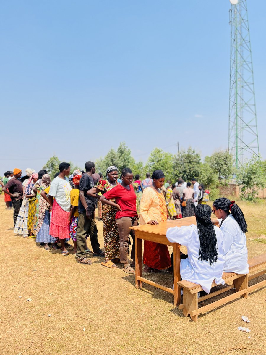 EteraHealt35393's tweet photo. On Liberation Day, ETERA proudly joined the Mastercard Foundation Scholars Program–University of Rwanda, for an Action Hub Giving Back activity in Bukomeye Cell, Mukura Sector. We provided free NCD screening to about 200 residents, advancing prevention &amp; early detection https://t.co/UFhasGg6eG